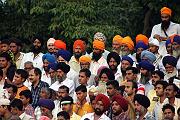44 spettatori sikh